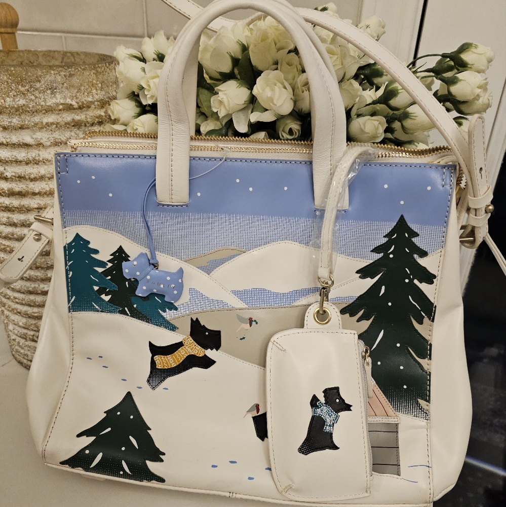 Radley london leather Purse " At home in the snow"